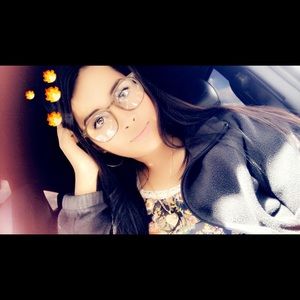 Meet your Posher, Ana